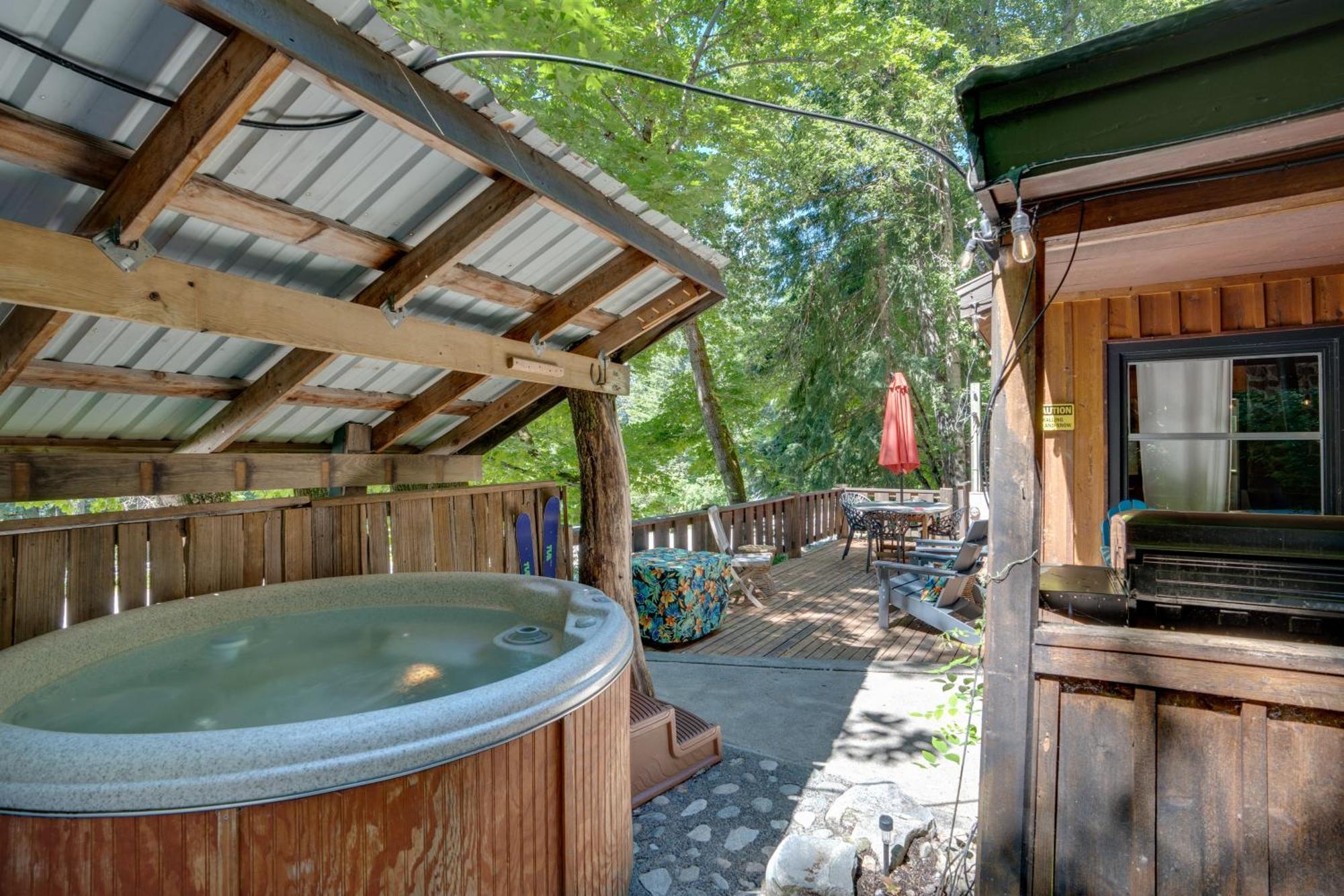 Leavenworth Cabin With Private Hot Tub! エクステリア 写真